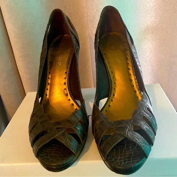 BCBGirls Brown Peep-Toe Heels- Size 8B - Picture 2 of 9